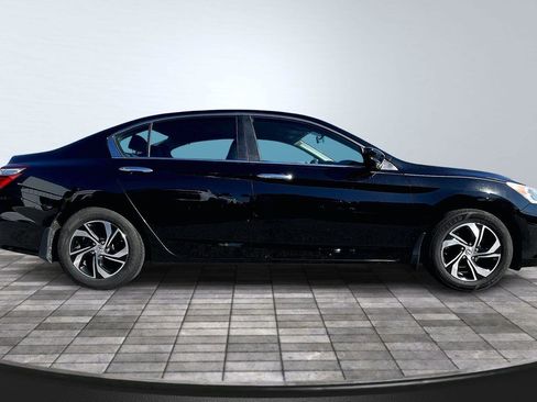 Used 2016 Honda Accord LX image 16