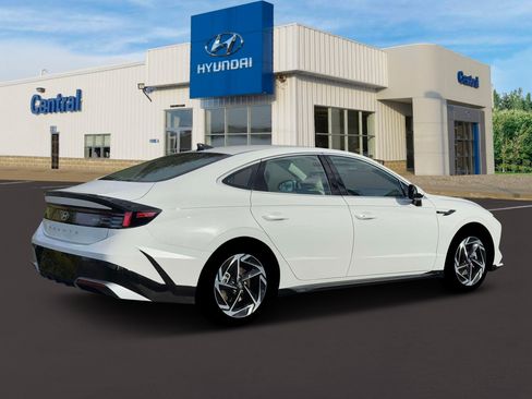 New 2026 Hyundai Sonata SEL FWD image 7