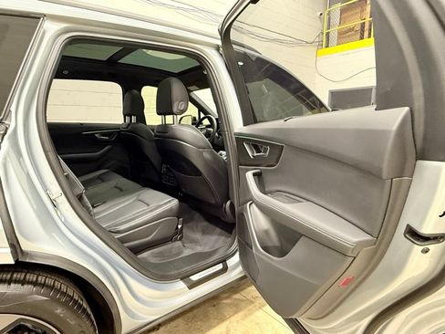 Used 2025 Audi Q7 3.0T Prestige AWD/4WD image 48