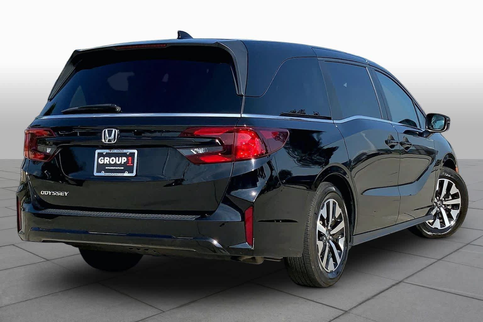 Used 2025 Honda Odyssey EX-L image 13