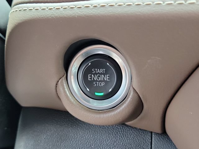 Certified 2025 Chevrolet Tahoe High Country AWD/4WD image 36