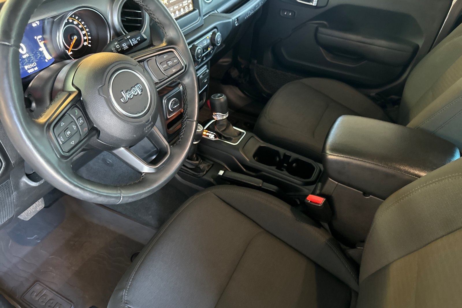 Used 2022 Jeep Wrangler Sport AWD/4WD image 10