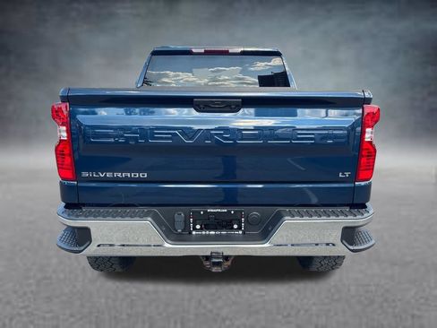 Used 2022 Chevrolet Silverado 1500 LT AWD/4WD image 7