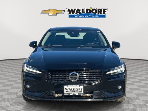 Used 2022 Volvo S60 B5 Momentum w/ Premium Package image 2
