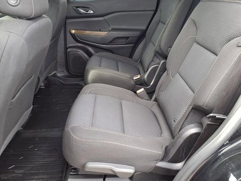 Certified 2022 GMC Acadia SLE w/ Driver Convenience Package image 26