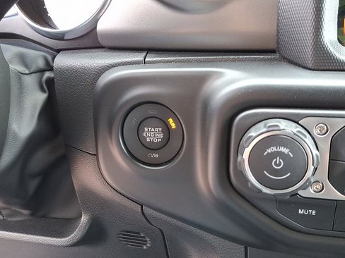 Used 2022 Jeep Wrangler Unlimited Willys image 26