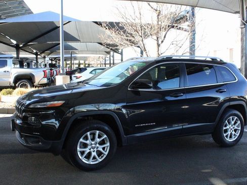 Used 2014 Jeep Cherokee Latitude image 11