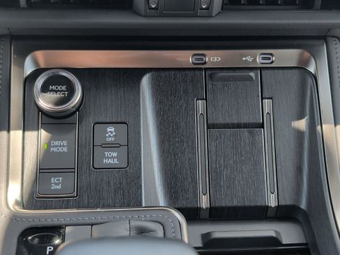 Certified 2025 Lexus GX 550 w/ Accessory Package (2T) AWD/4WD image 20
