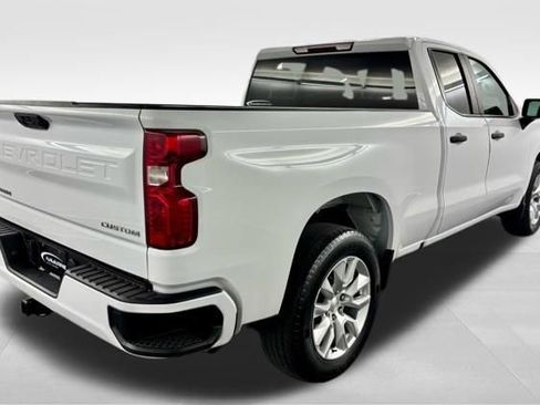 Used 2022 Chevrolet Silverado 1500 Custom image 9
