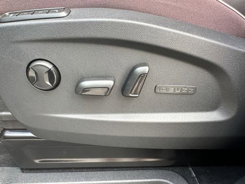 New 2025 Volkswagen ID. Buzz Pro S image 16