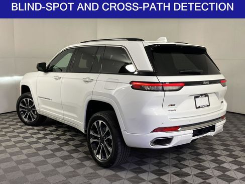Used 2022 Jeep Grand Cherokee Overland AWD/4WD image 2