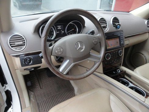 Used 2011 Mercedes-Benz GL 450 4MATIC image 8