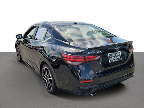 Certified 2025 Nissan Sentra SR FWD image 4