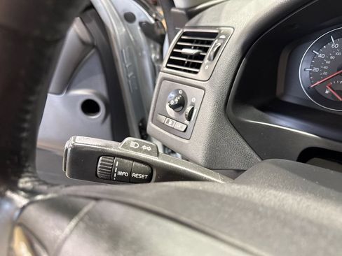 Used 2013 Volvo C30 FWD image 85