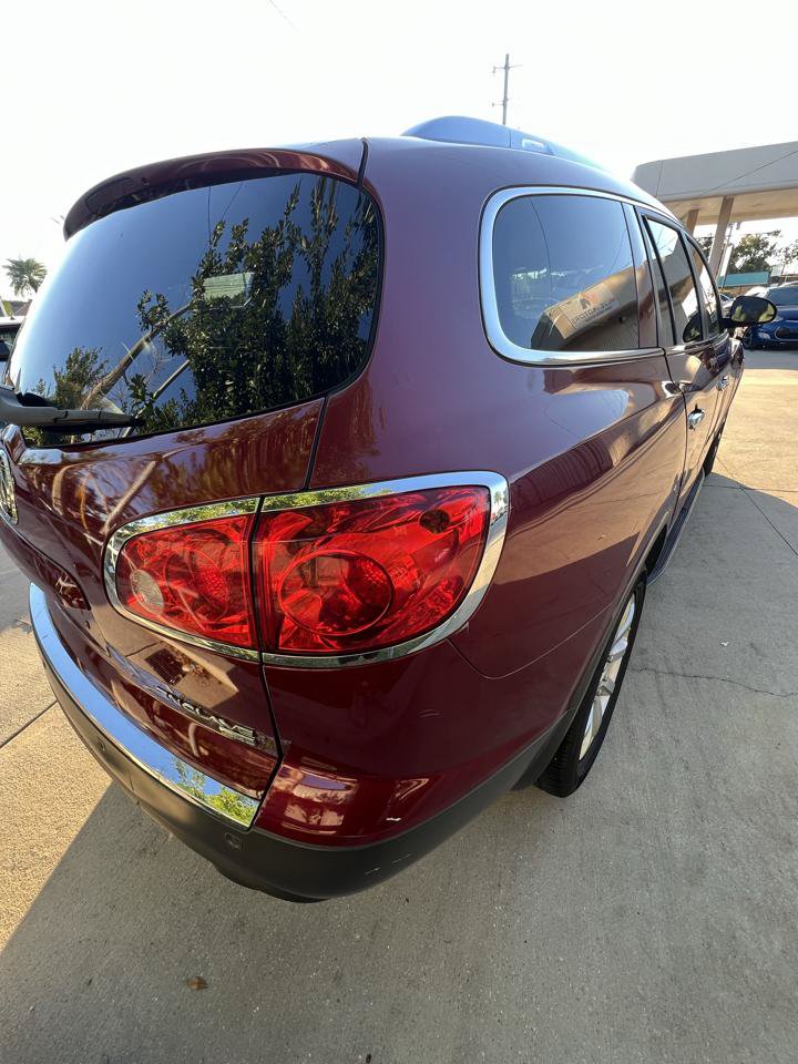 Used 2011 Buick Enclave CXL FWD image 5