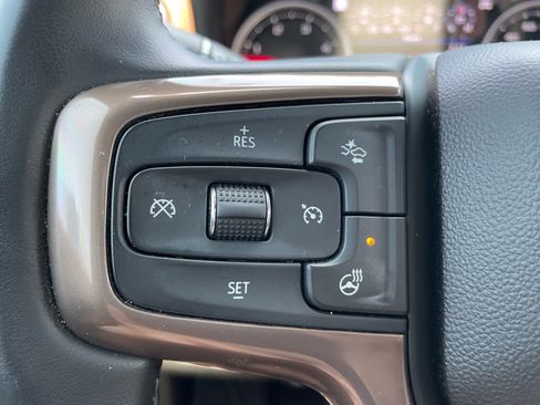 Used 2023 Chevrolet Silverado 2500 High Country w/ Z71 Off-Road Package AWD/4WD image 9