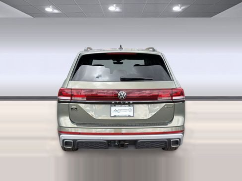 New 2026 Volkswagen Atlas Peak Edition AWD/4WD image 10