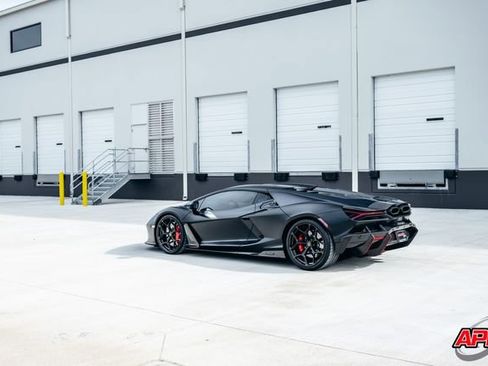 Used 2025 Lamborghini Revuelto image 76