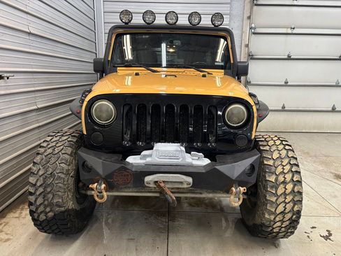 Used 2014 Jeep Wrangler Unlimited Sport w/ Quick Order Package 23S AWD/4WD image 2