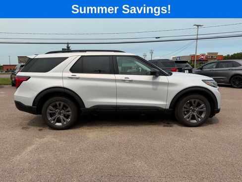 Used 2026 Ford Explorer Active w/ Active Comfort Package AWD/4WD image 8