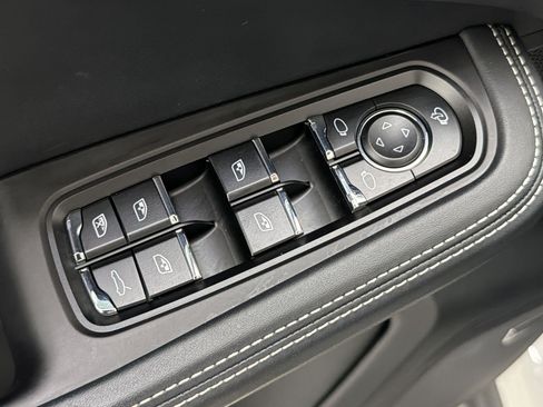 Certified 2023 Porsche Macan Turbo AWD/4WD image 21