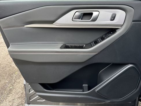 New 2026 Ford Explorer Active w/ Active Comfort Package RWD image 10