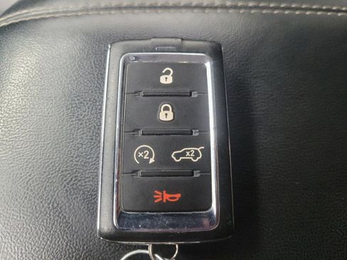 Used 2022 Jeep Grand Cherokee Limited 4xe image 32