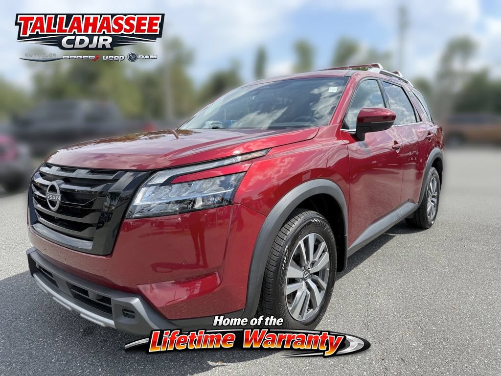 Used 2023 Nissan Pathfinder SL w/ Black Appearance Package AWD/4WD image 9