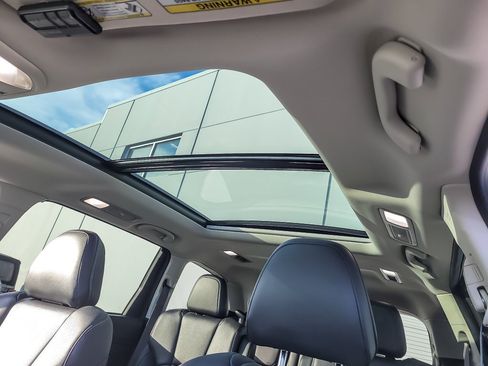 Certified 2025 Subaru Ascent Touring w/ Popular Package #2 image 8