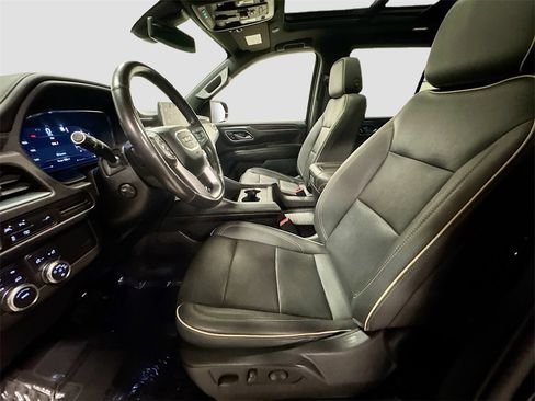 Used 2022 GMC Yukon SLT w/ SLT Premium Package image 9