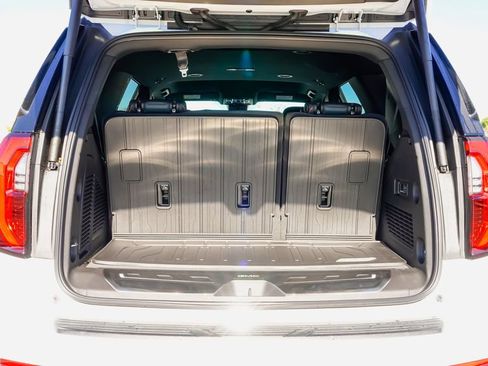 New 2026 GMC Yukon AT4 w/ Premium Trailering Package image 9