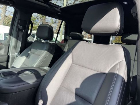 Used 2022 Chevrolet Tahoe LT w/ LT Signature Plus Package image 15