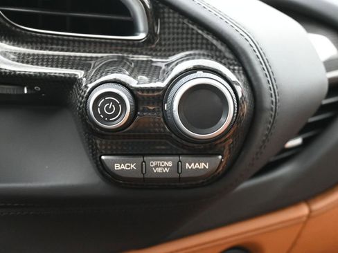 Used 2018 Ferrari 488 GTB RWD image 12
