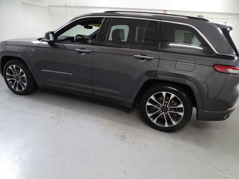 Certified 2023 Jeep Grand Cherokee Overland w/ Advanced Protech Group III AWD/4WD image 19