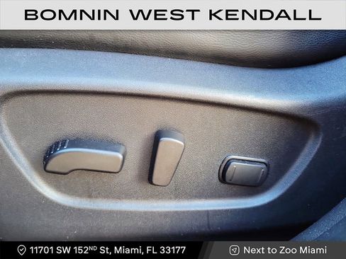 Used 2022 Nissan Rogue Sport SL w/ Premium Package image 11