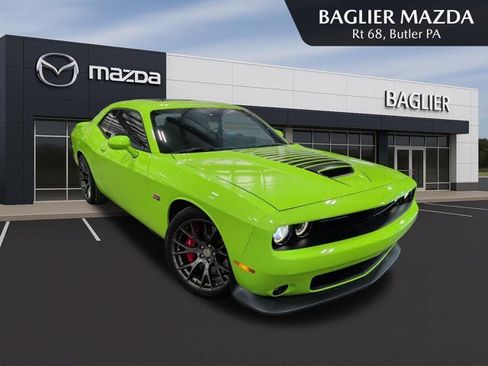 Used 2015 Dodge Challenger SRT w/ Technology Group RWD image 1