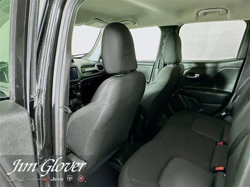 Used 2023 Jeep Renegade Latitude image 14