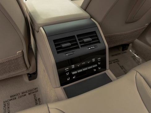 Certified 2025 Porsche Panamera image 45