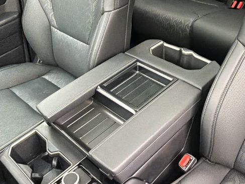 Used 2025 Toyota Tundra Limited image 25