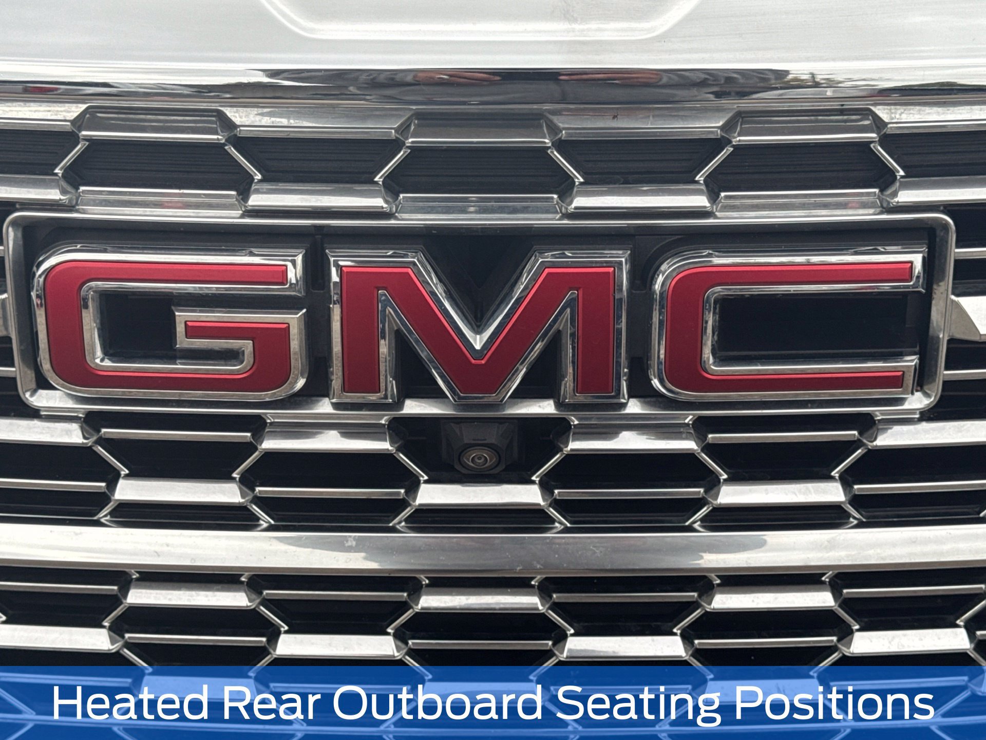 Used 2024 GMC Terrain Denali w/ Denali Premium Package AWD/4WD image 12