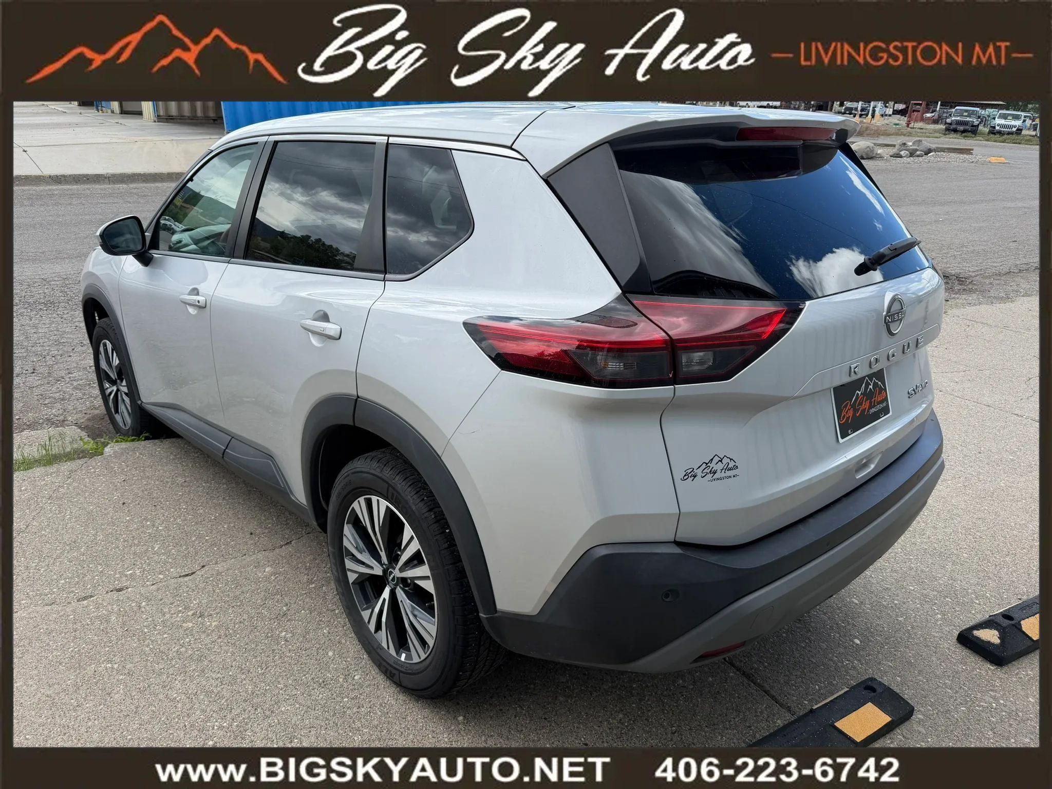 Used 2022 Nissan Rogue SV AWD/4WD image 5