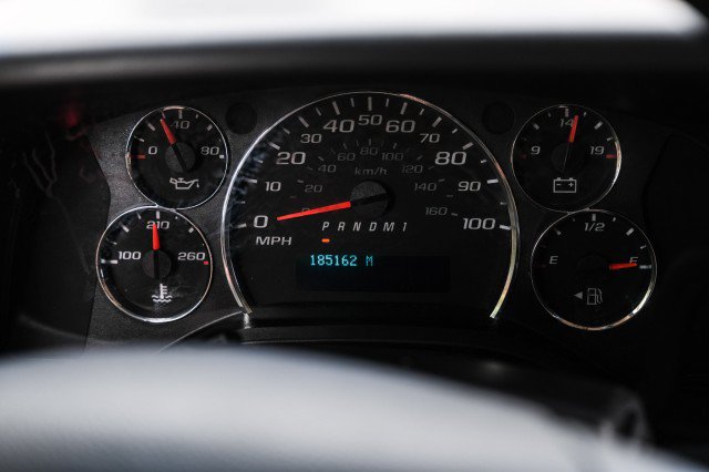 Used 2018 Chevrolet Express 2500 w/ Driver Convenience Package RWD image 15