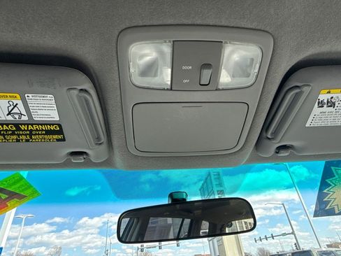 Used 2005 Toyota Highlander V6 image 29