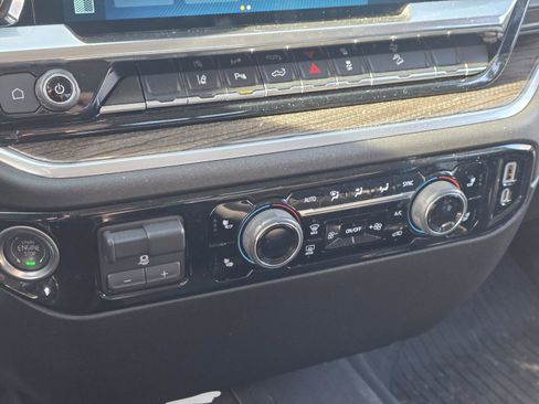 Used 2025 Chevrolet Silverado 2500 LT w/ Trail Boss Package image 29