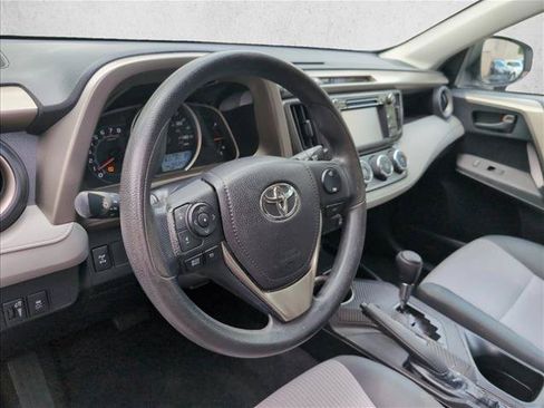 Used 2013 Toyota RAV4 LE AWD/4WD image 10