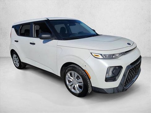 Used 2020 Kia Soul LX image 3