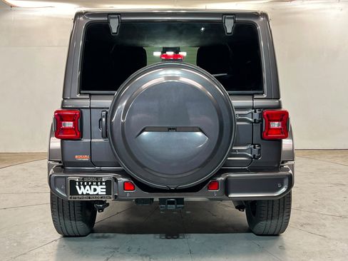 Used 2021 Jeep Wrangler Unlimited Sahara AWD/4WD image 5