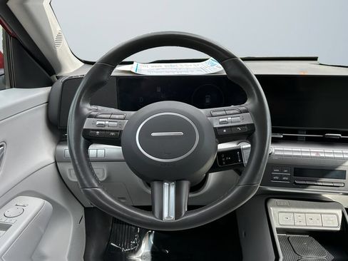 Used 2024 Hyundai Kona Limited FWD image 12