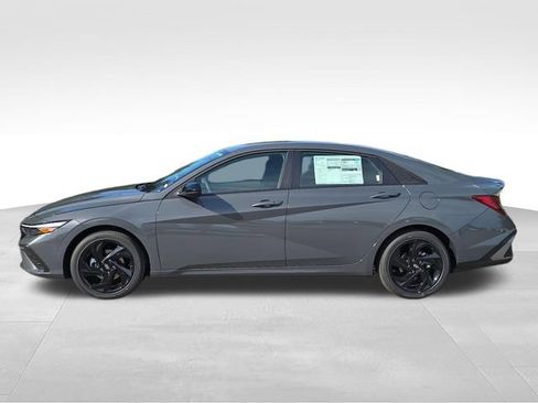 New 2026 Hyundai Elantra SEL Sport FWD image 2