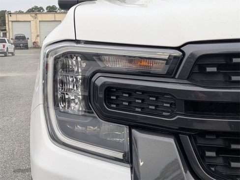 Used 2024 Ford Ranger XLT w/ FX4 Off-Road Package image 8